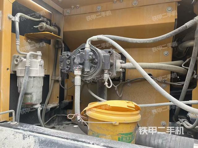 液壓泵斜45?左(大件艙室) 液壓泵斜45?左(大件艙室)