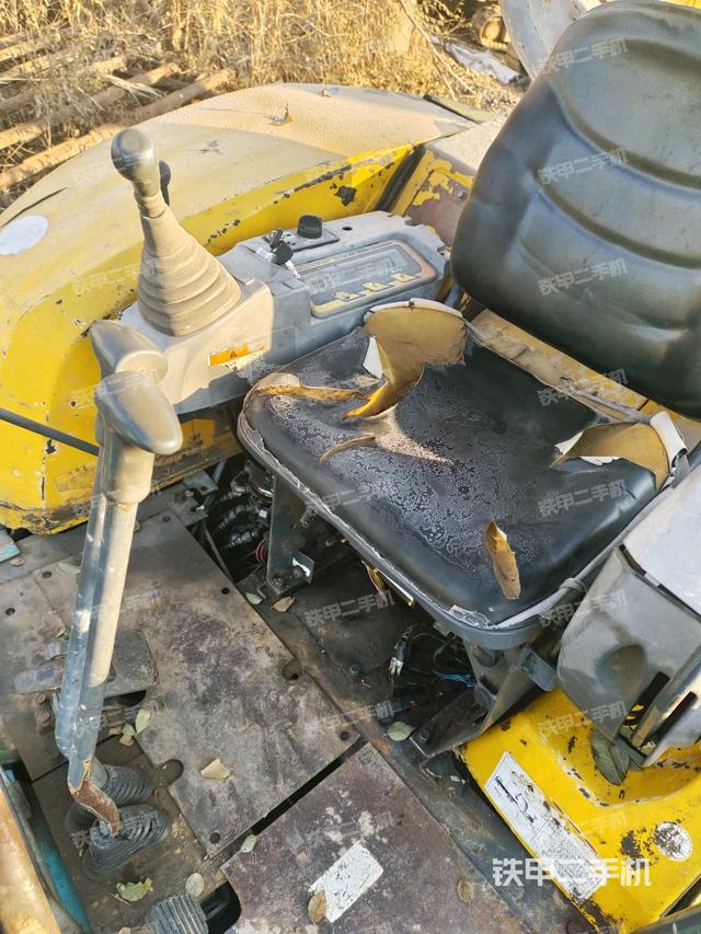 ?駕駛室正側(cè)（駕駛室部分）