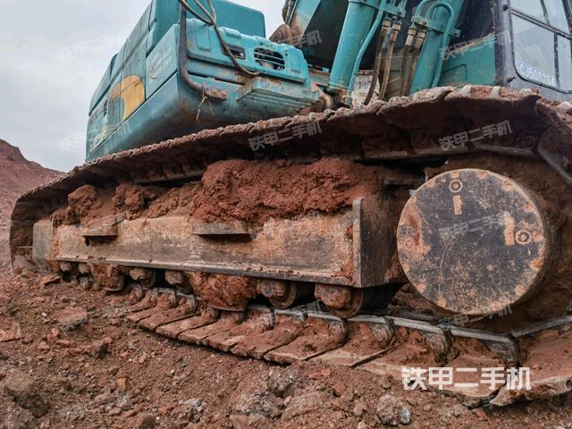 右側(cè)履帶整體(行走機構(gòu)) 右側(cè)履帶整體(行走機構(gòu))