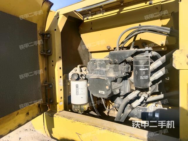 液壓泵艙室正面整體（整機(jī)外觀）