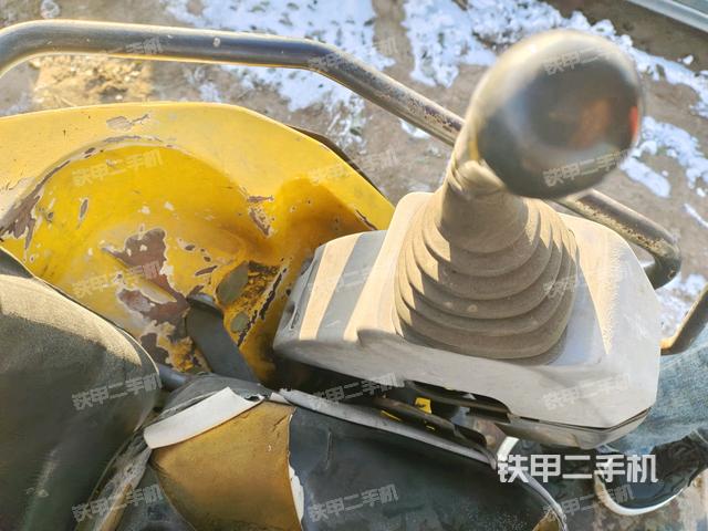 座椅左側(cè)控制臺/音響/含左手柄（駕駛室部分）