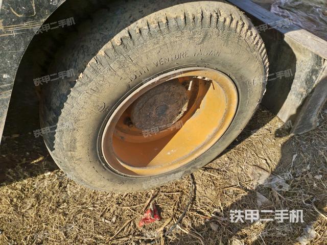 左側(cè)行走馬達(dá)蓋板(行走機(jī)構(gòu)) 左側(cè)行走馬達(dá)蓋板(行走機(jī)構(gòu))