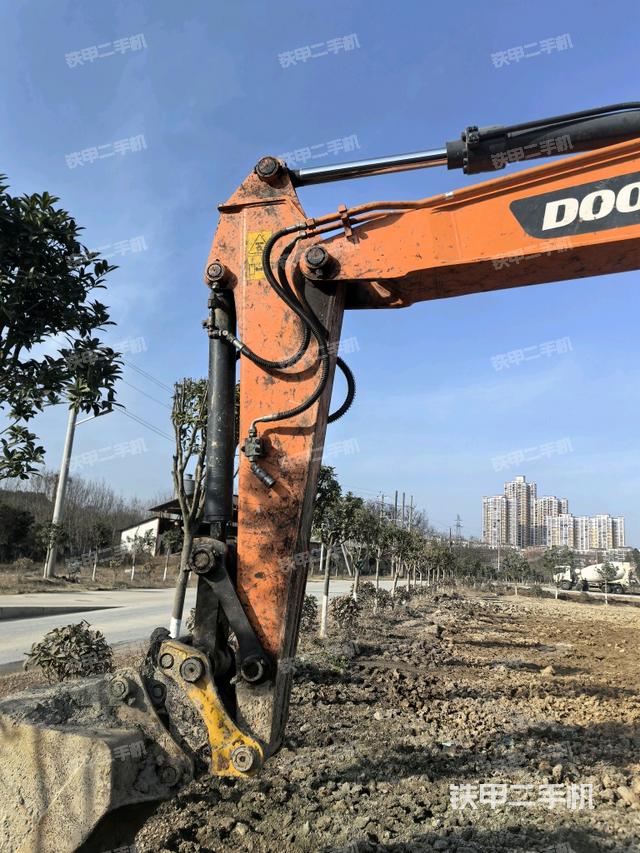小臂整體右前(工作和回轉(zhuǎn)裝置) 小臂整體右前(工作和回轉(zhuǎn)裝置)
