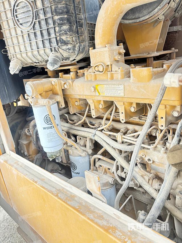 發(fā)動機左側(整機外觀及大件) 發(fā)動機左側(整機外觀及大件)