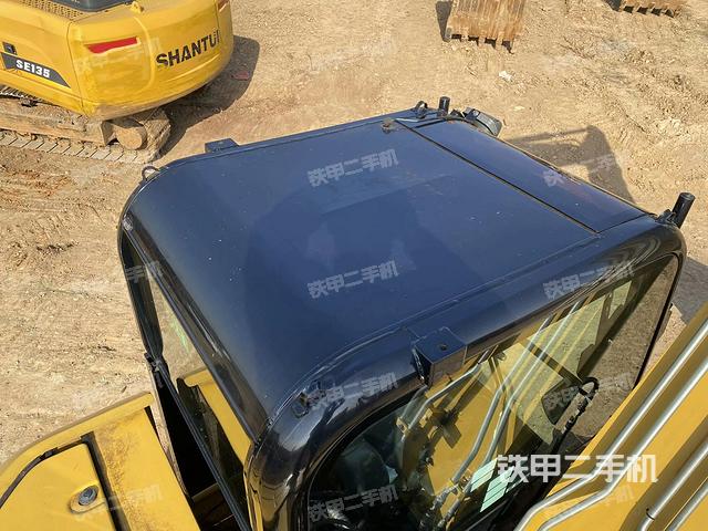 駕駛室頂部（整機(jī)外觀）