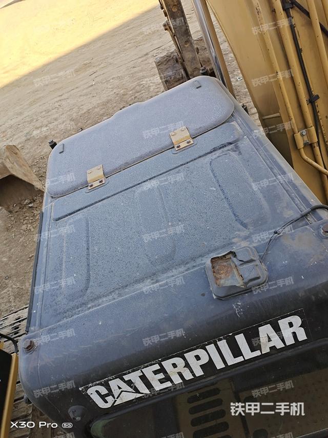 駕駛室頂部(整機外觀) 駕駛室頂部(整機外觀)