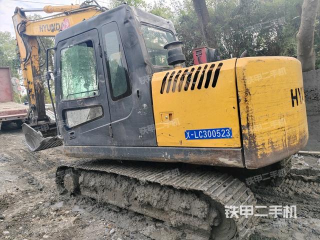 現(xiàn)代R110-7挖掘機