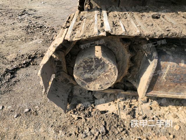 右驅動輪（行走機構）