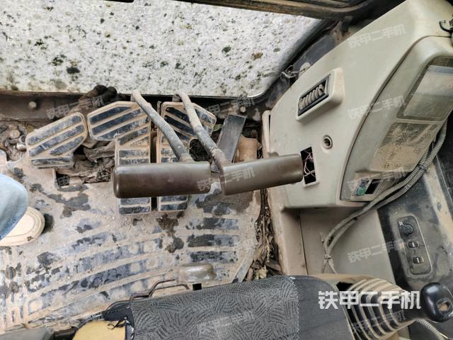 座椅左側(cè)控制臺/音響/含左手柄（駕駛室部分）