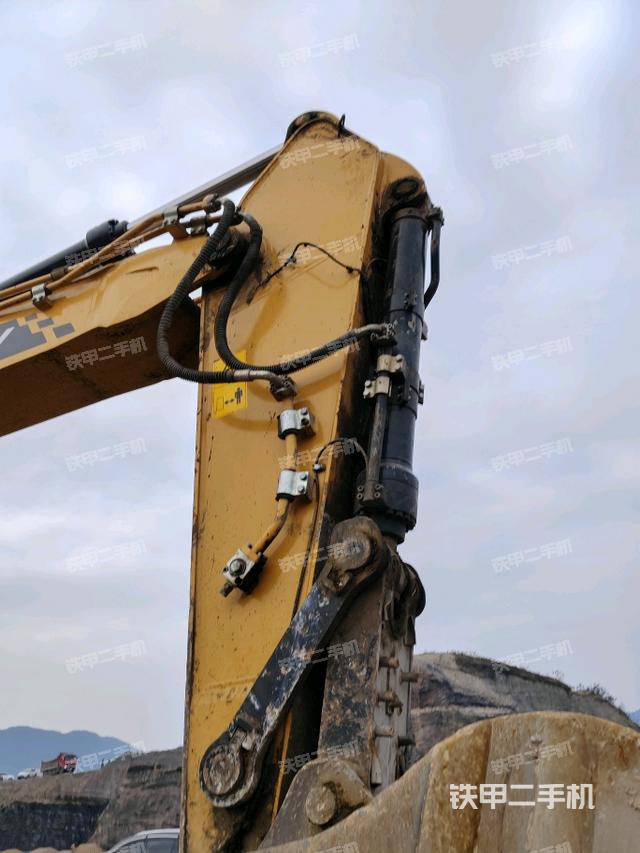 小臂整體左后（工作和回轉裝置）