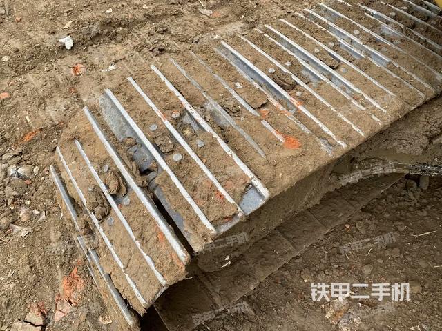 單側履帶整體(整機外觀) 單側履帶整體(整機外觀)