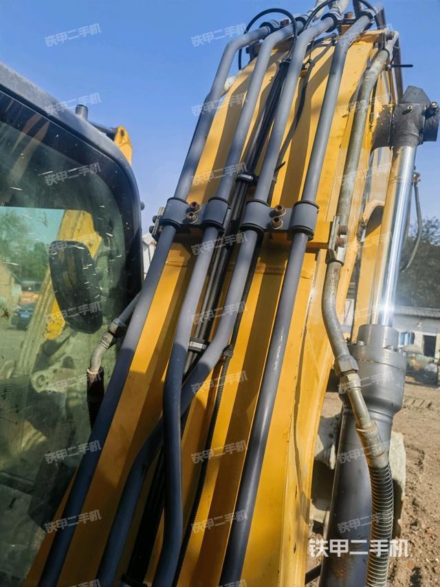 大臂背部俯視（工作和回轉(zhuǎn)裝置）