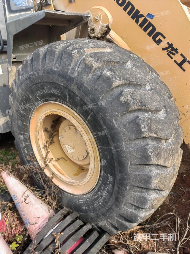 右后輪（行走機構(gòu)）