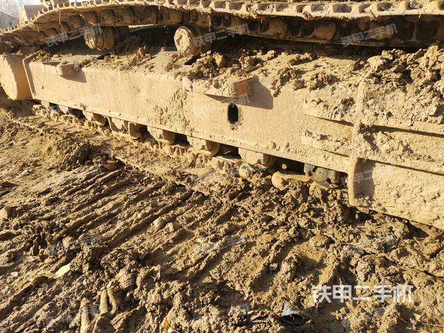 右側(cè)行走馬達(dá)蓋板(行走機構(gòu)) 右側(cè)行走馬達(dá)蓋板(行走機構(gòu))