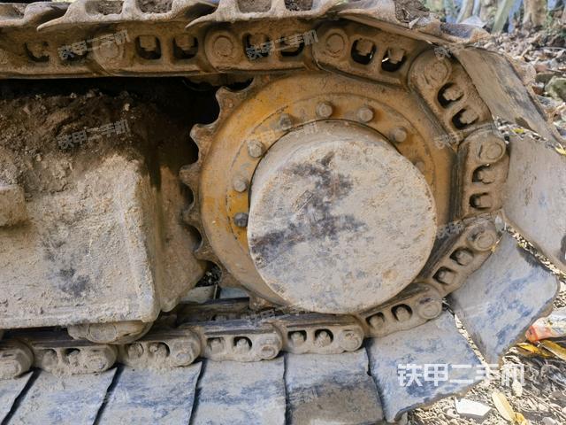 左驅(qū)動輪（行走機構(gòu)）