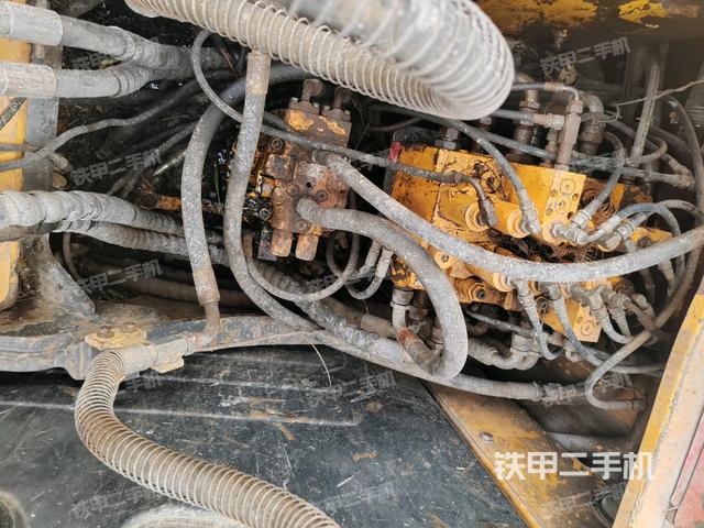 回轉(zhuǎn)馬達(dá)（上車部件）