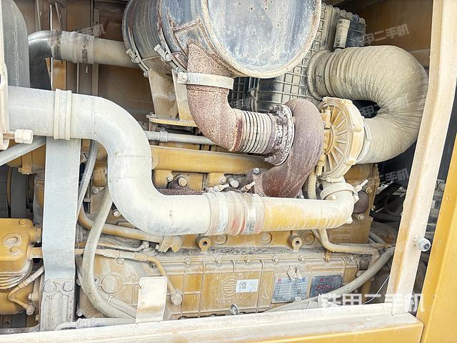 發(fā)動機右側(整機外觀及大件) 發(fā)動機右側(整機外觀及大件)