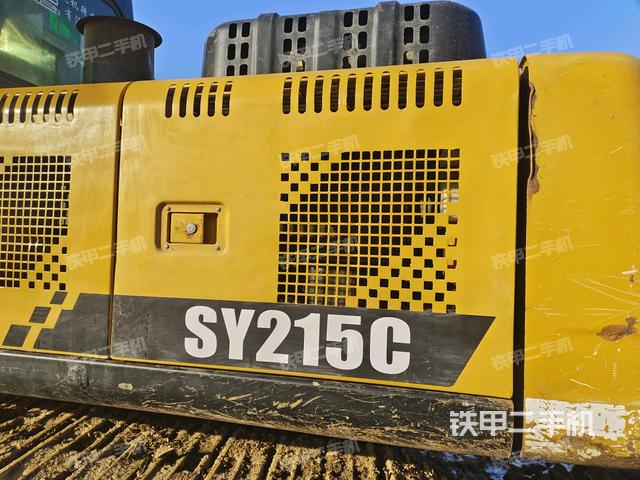 散熱器正面(大件艙室) 散熱器正面(大件艙室)