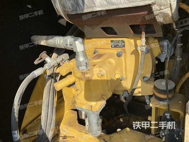 液壓泵艙室正面整體（整機(jī)外觀）