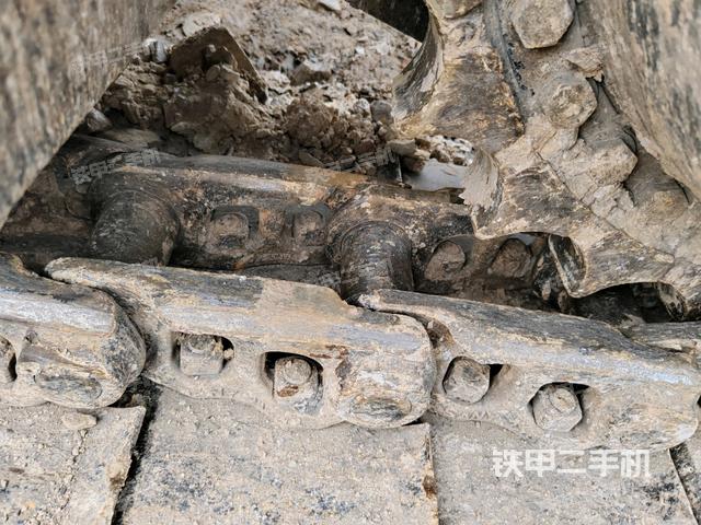 左側行走馬達蓋板（行走機構）