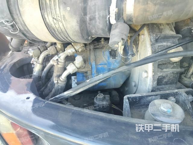 液壓泵艙室正面整體（整機(jī)外觀）