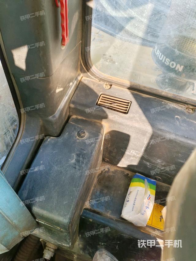 后窗玻璃角標(biāo)(駕駛室部分) 后窗玻璃角標(biāo)(駕駛室部分)