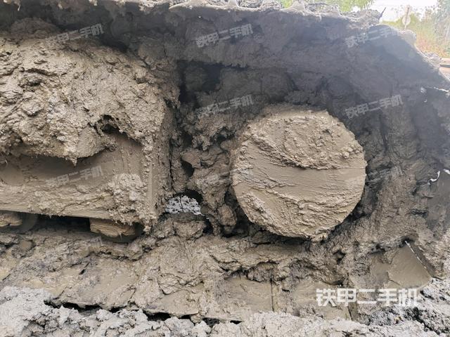 左驅(qū)動輪（行走機(jī)構(gòu)）