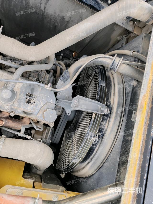 中央回轉接頭特寫（上車部件）