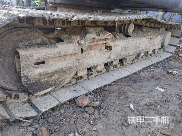 左側(cè)履帶整體?(行走機(jī)構(gòu)) 左側(cè)履帶整體?(行走機(jī)構(gòu))