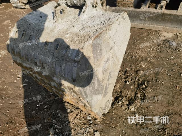 鏟斗45度(工作和回轉(zhuǎn)裝置) 鏟斗45度(工作和回轉(zhuǎn)裝置)