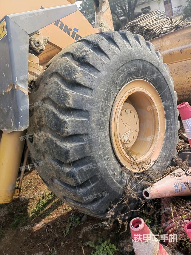 右前輪（行走機構(gòu)）