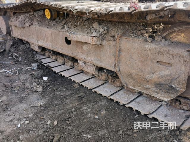 右側(cè)履帶整體(行走機(jī)構(gòu)) 右側(cè)履帶整體(行走機(jī)構(gòu))