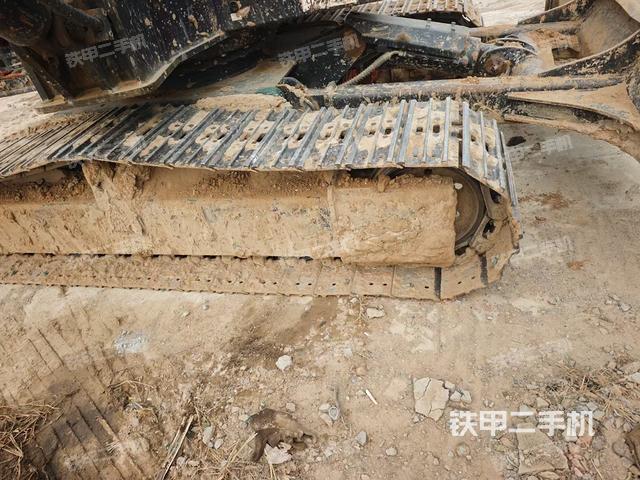 單側(cè)履帶整體（整機(jī)外觀）