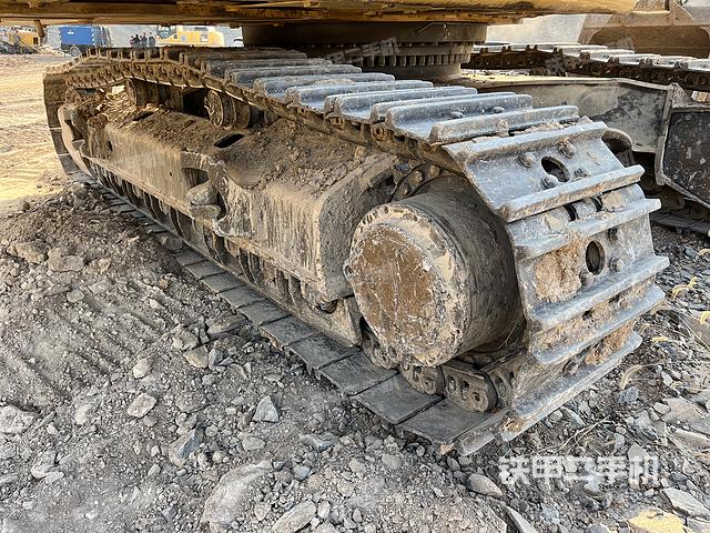 單側(cè)履帶整體（整機(jī)外觀(guān)）