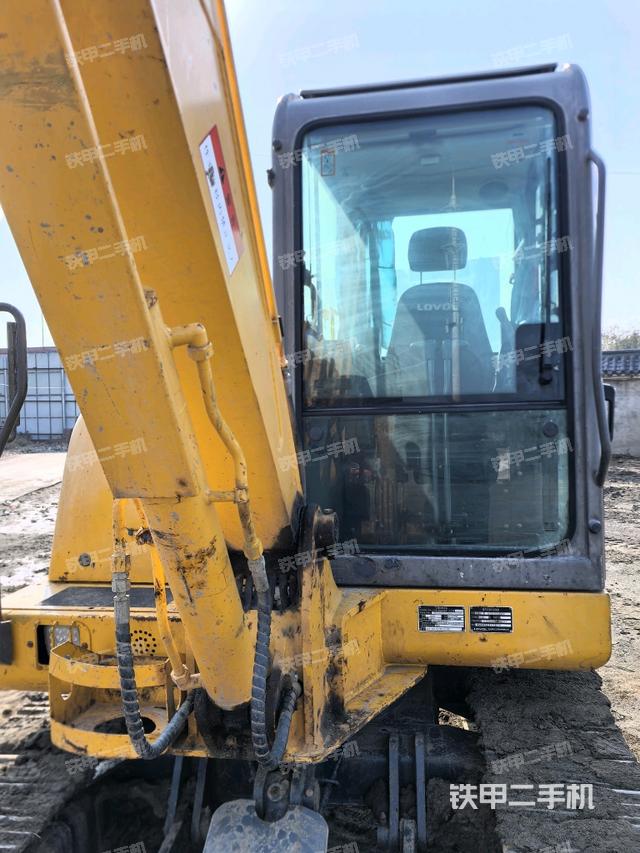 后窗玻璃角標（駕駛室部分）