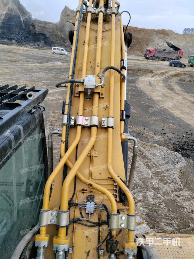 大臂背部俯視（工作和回轉裝置）