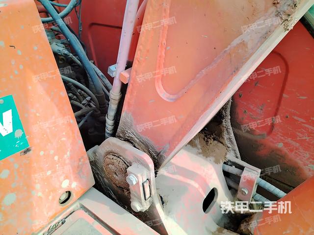 大臂根部?斜（工作和回轉(zhuǎn)裝置）