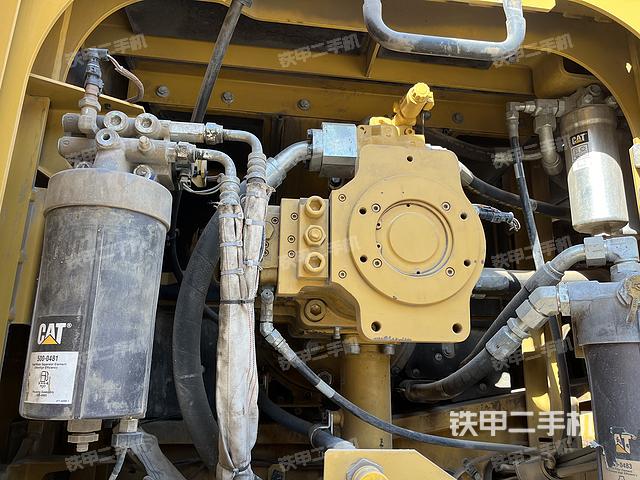 液壓泵艙室正面整體（整機(jī)外觀(guān)）