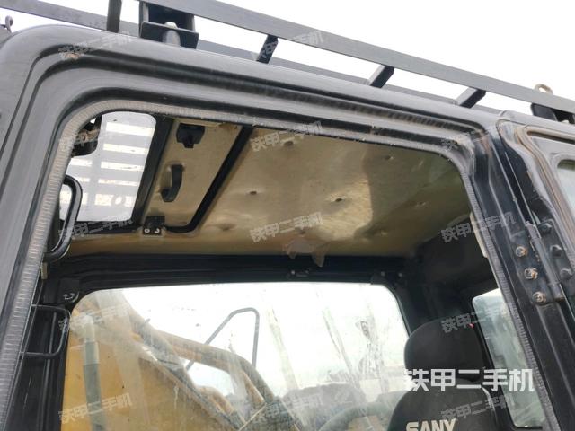 左后方玻璃角標（駕駛室部分）