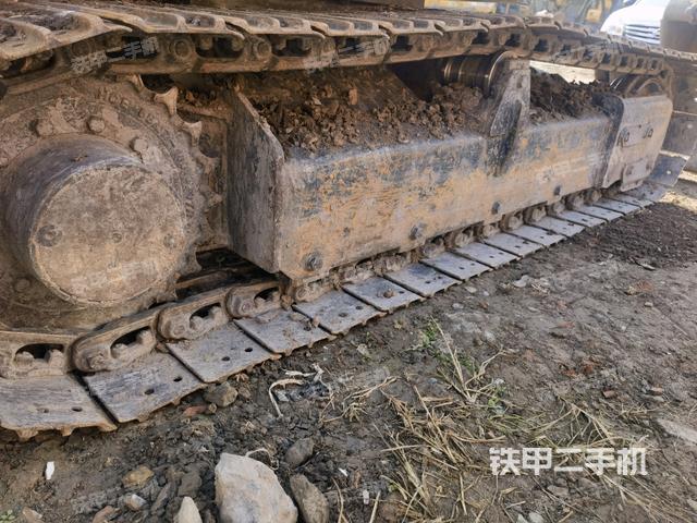 右側(cè)履帶整體?(行走機(jī)構(gòu)) 右側(cè)履帶整體?(行走機(jī)構(gòu))