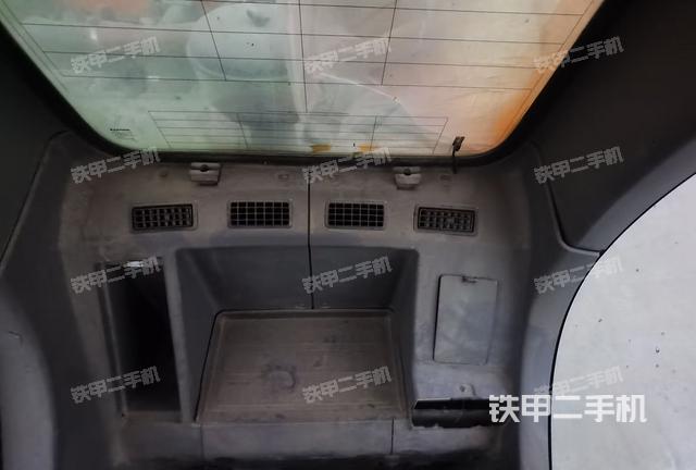 座椅后部(駕駛室部分) 座椅后部(駕駛室部分)