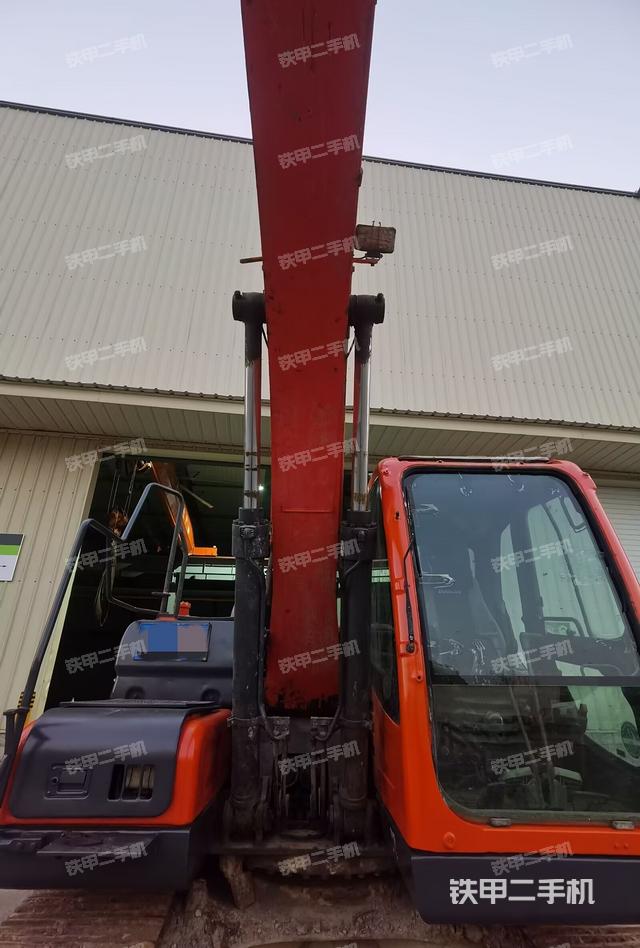 大臂油缸整體?豎拍(工作和回轉(zhuǎn)裝置) 大臂油缸整體?豎拍(工作和回轉(zhuǎn)裝置)