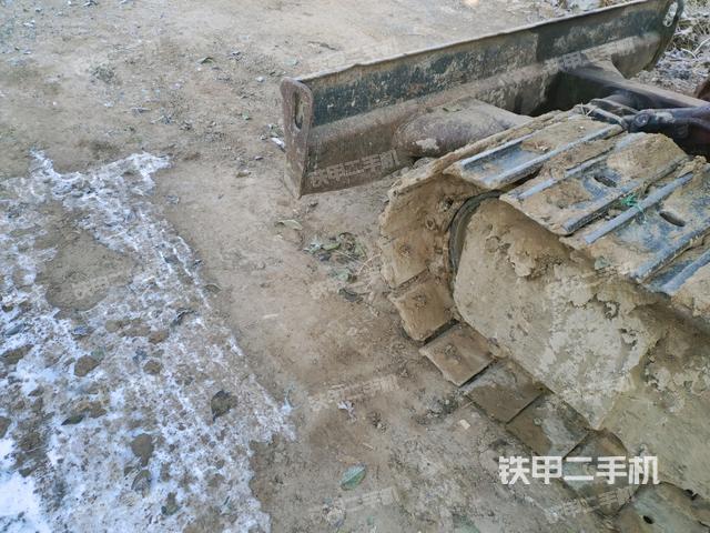 右驅(qū)動輪（行走機構(gòu)）