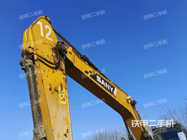 小臂整體左后(工作和回轉(zhuǎn)裝置) 小臂整體左后(工作和回轉(zhuǎn)裝置)