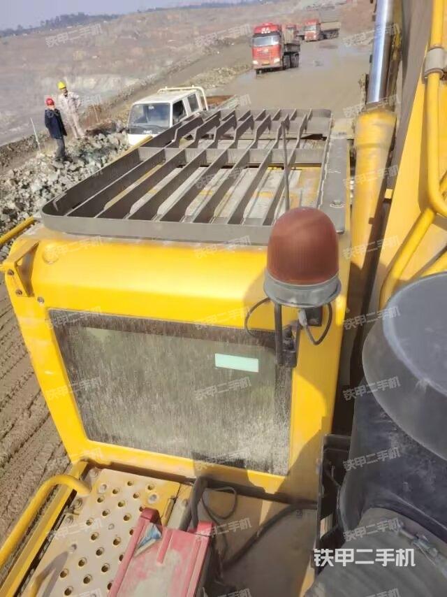 駕駛室頂部（整機外觀）