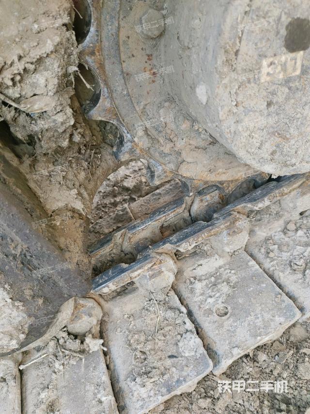 右側(cè)履帶整體?（行走機構(gòu)）