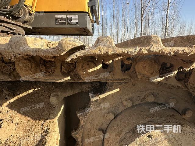 單側(cè)履帶整體（整機(jī)外觀）