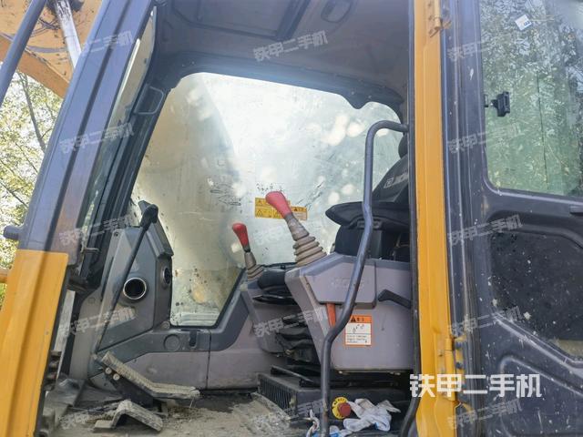 頂棚整體(駕駛室部分) 頂棚整體(駕駛室部分)