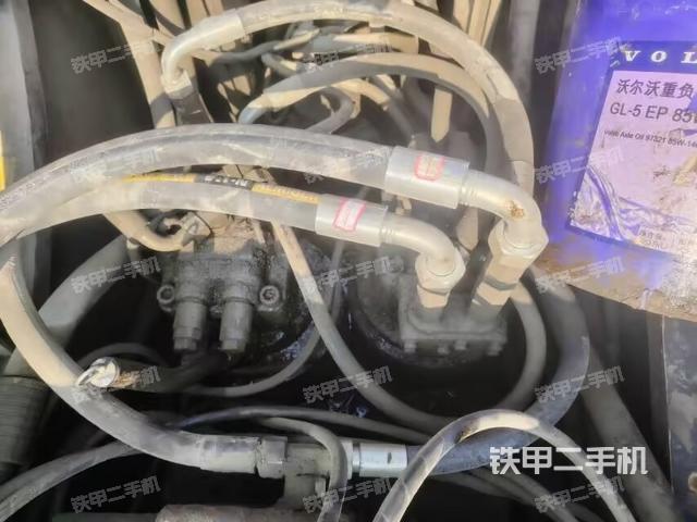 回轉(zhuǎn)馬達和主控閥（整機外觀）