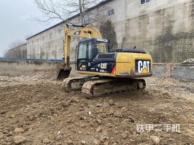 駕駛室頂部(整機(jī)外觀) 駕駛室頂部(整機(jī)外觀)